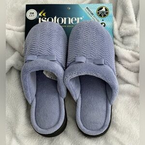 NWT Isotoner Periwinkle Cozy Cushioned Slippers with Bow